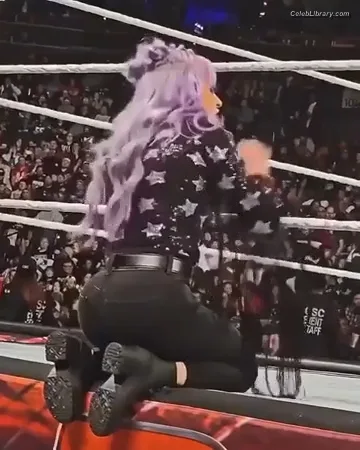 Candice LeRae photo 7 of 36