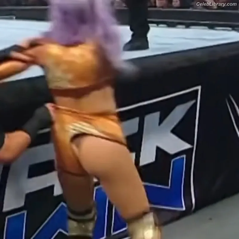 Candice LeRae photo 8 of 36