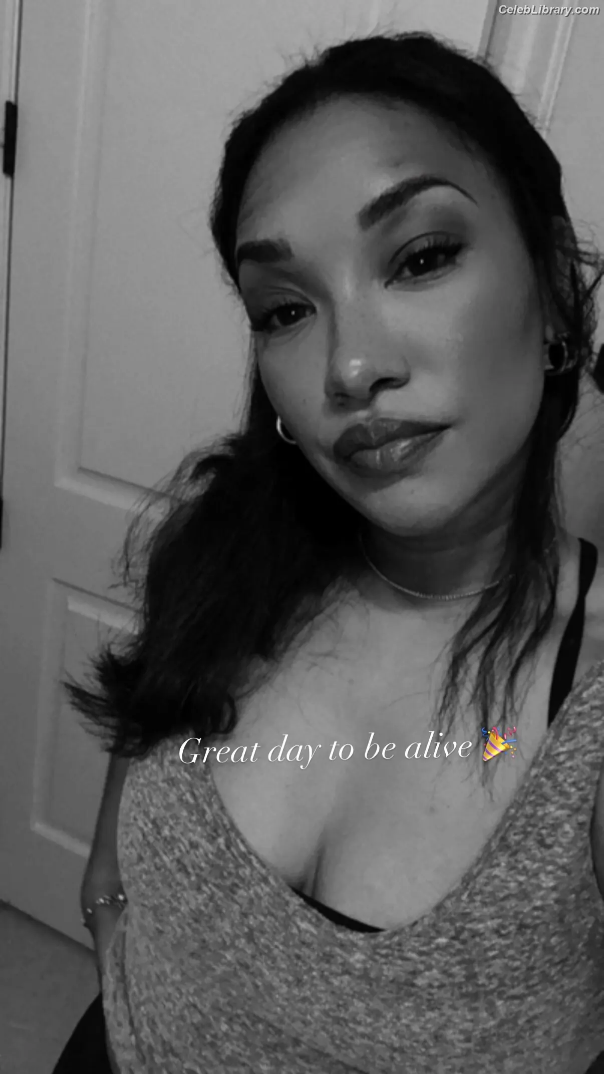 Candice patton photo 17 of 111