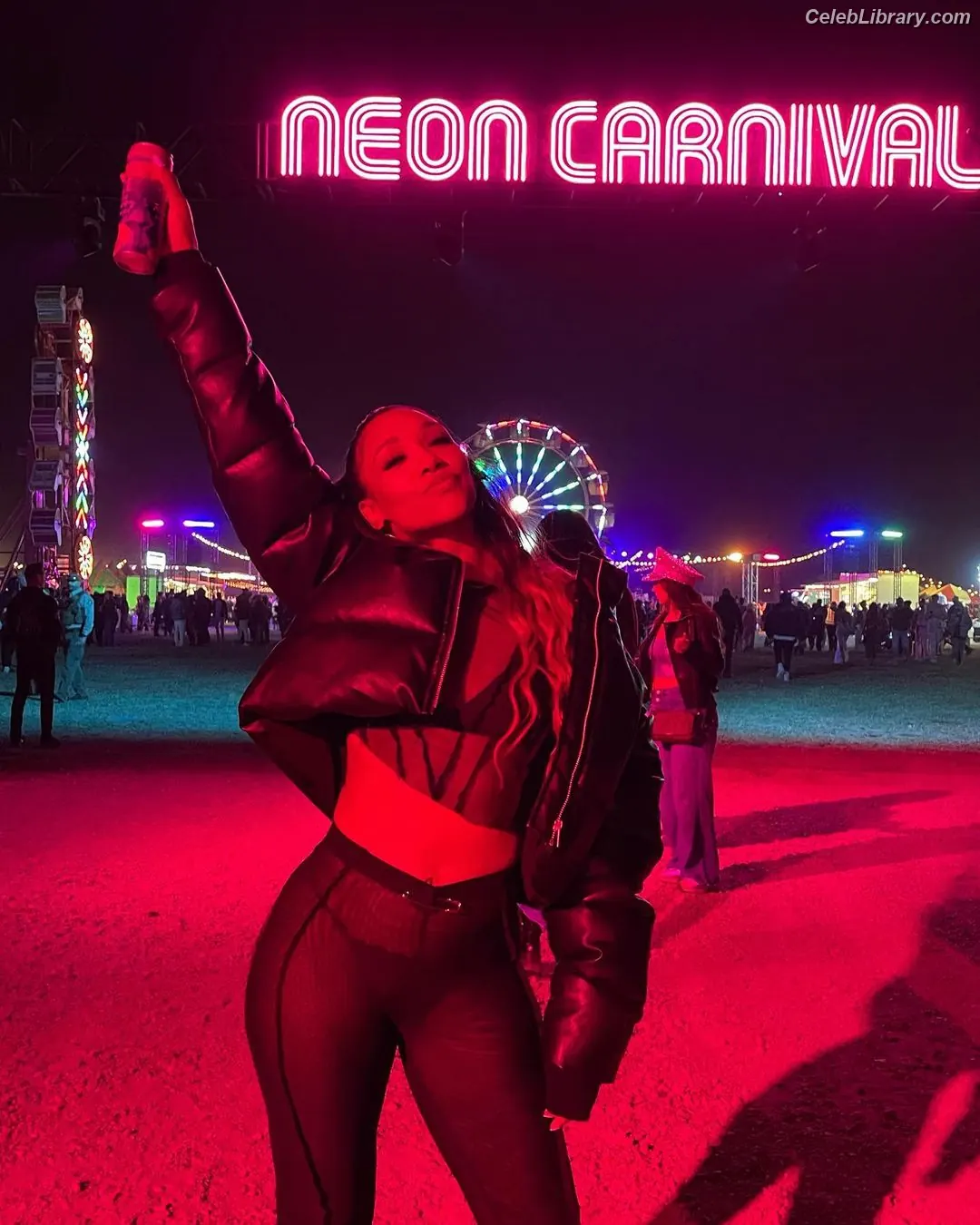 Candice patton photo 9 of 111