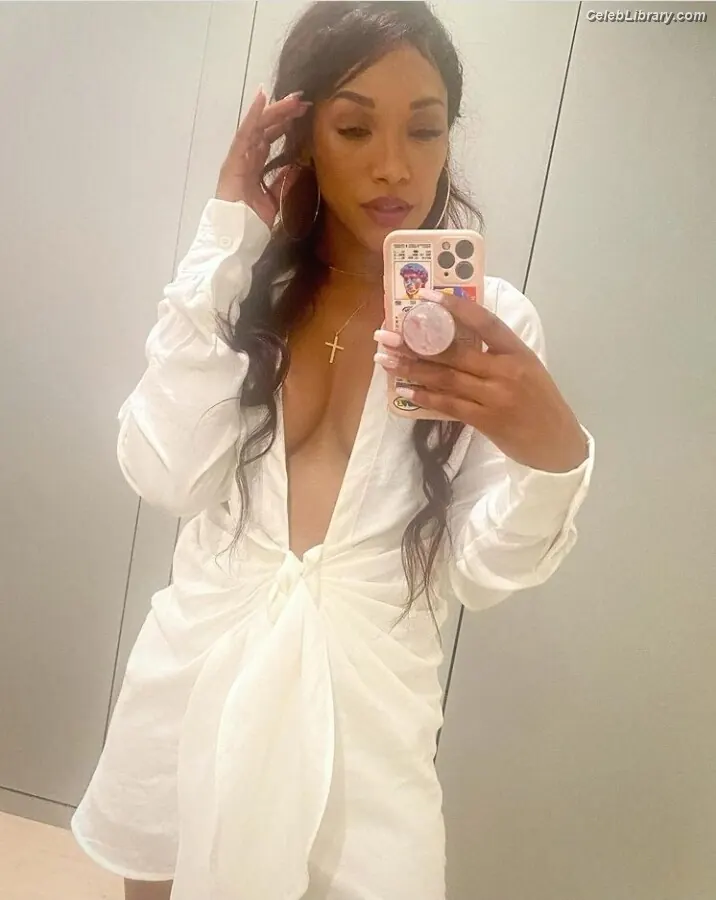 Candice patton photo 1 of 111