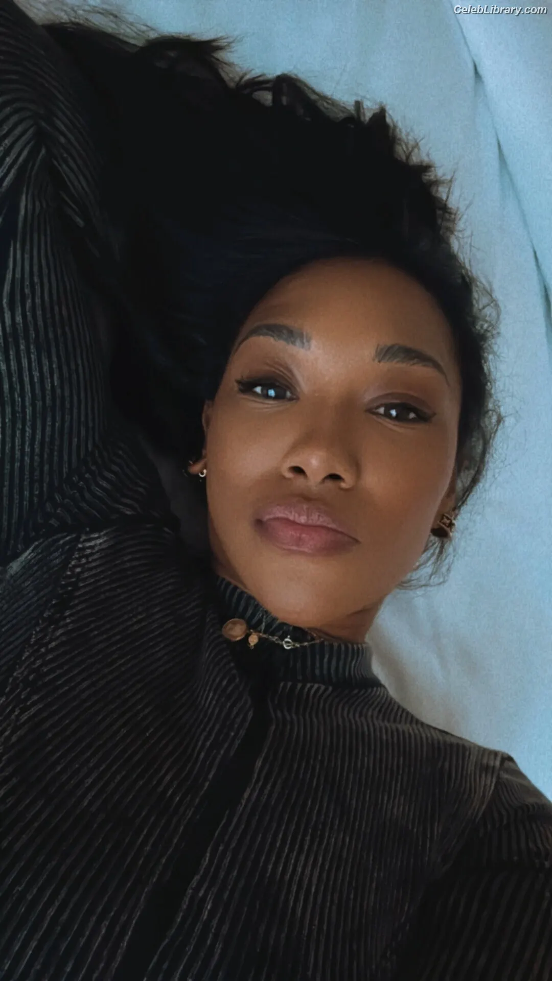 Candice patton photo 12 of 111