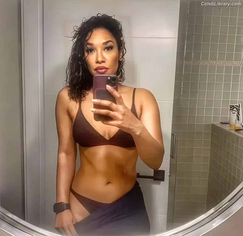Candice patton photo 3 of 112