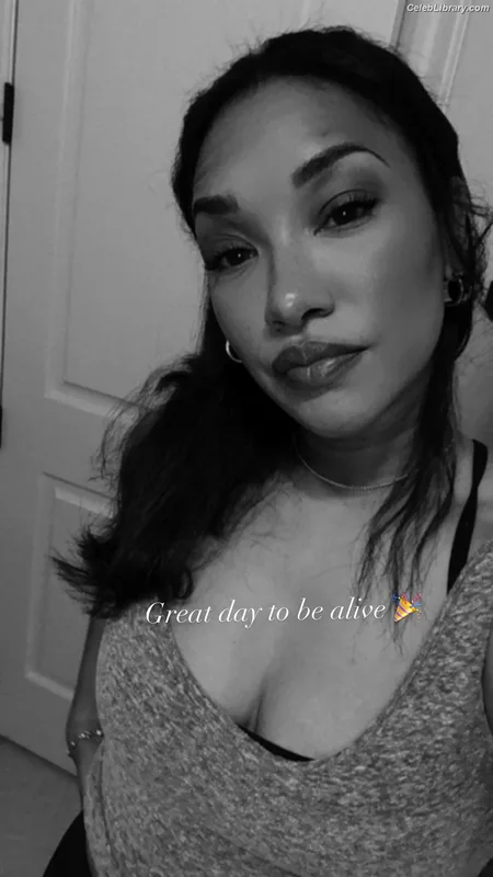 Candice patton photo 17 of 112