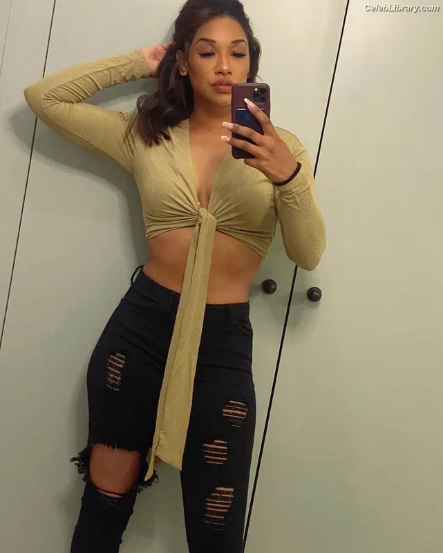Candice patton photo 19 of 112