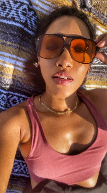 Candice patton photo 1 of 112