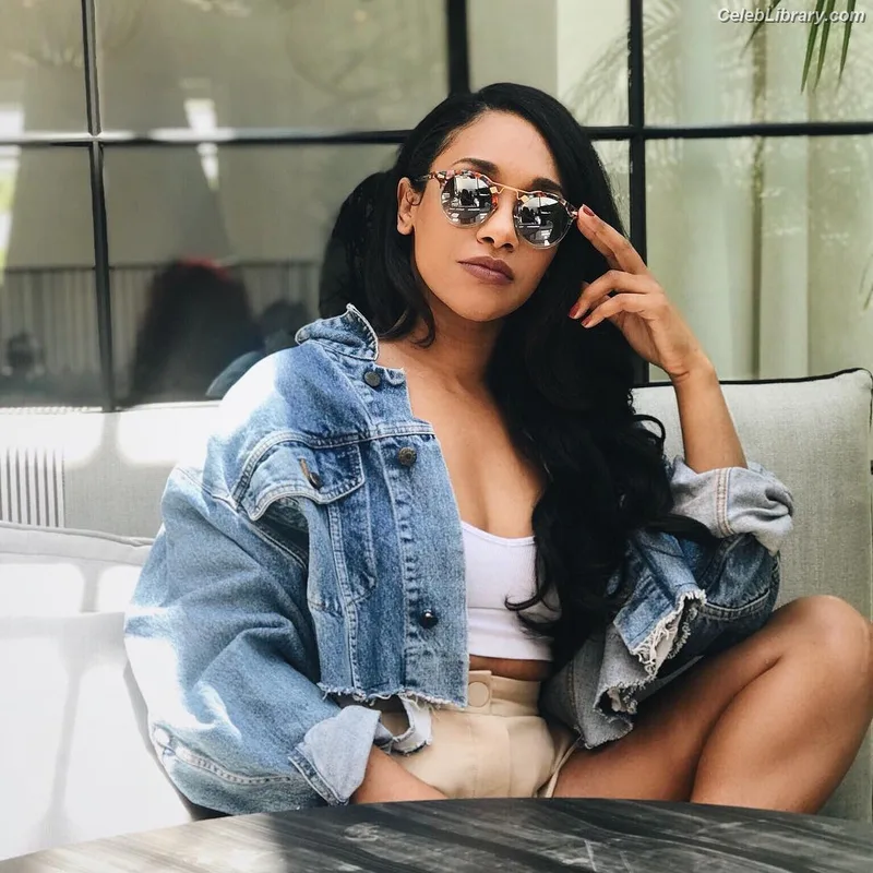 Candice patton photo 15 of 112