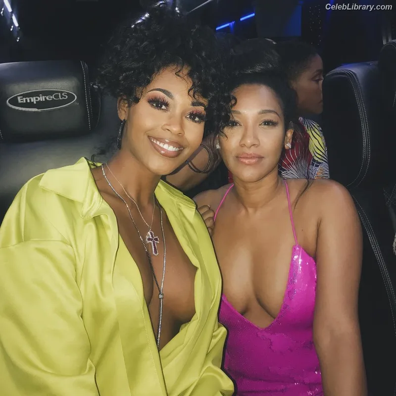 Candice patton photo 22 of 112