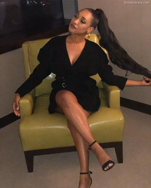 Candice patton photo 11 of 112