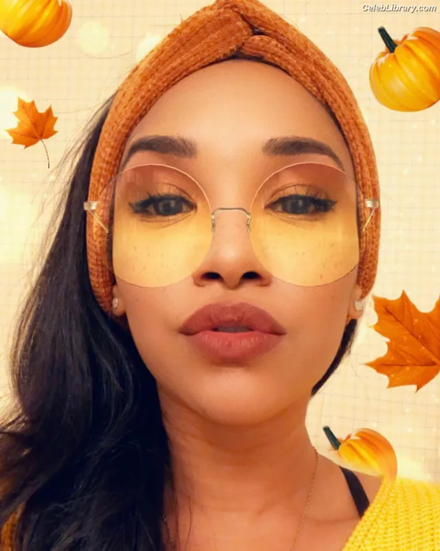 Candice patton photo 18 of 112