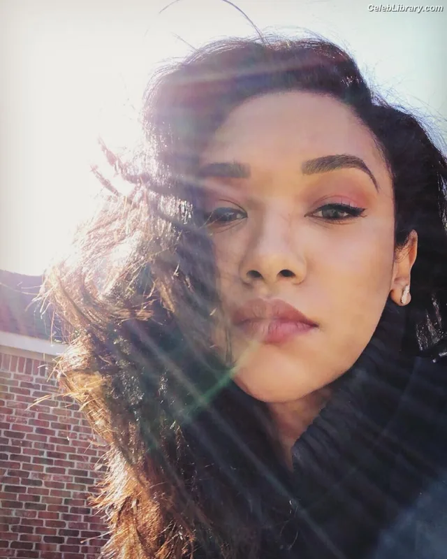 Candice patton photo 22 of 112