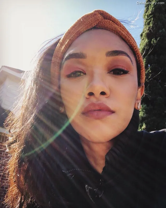 Candice patton photo 23 of 112