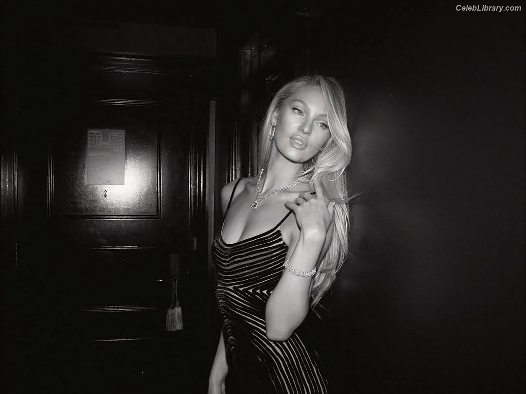 Candice Swanepoel photo 5 of 1943