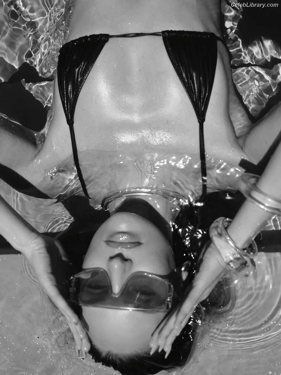 Candice Swanepoel photo 13 of 1943