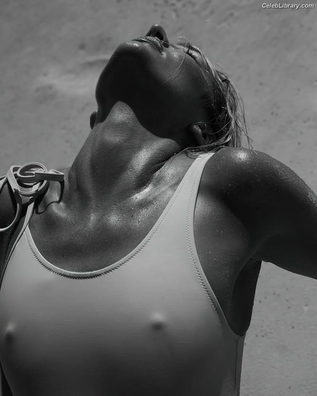 Candice Swanepoel photo 18 of 1943