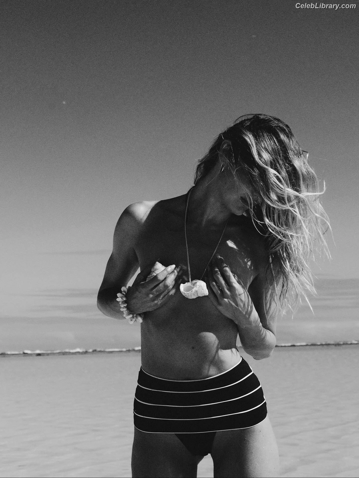 Candice Swanepoel photo 15 of 1943