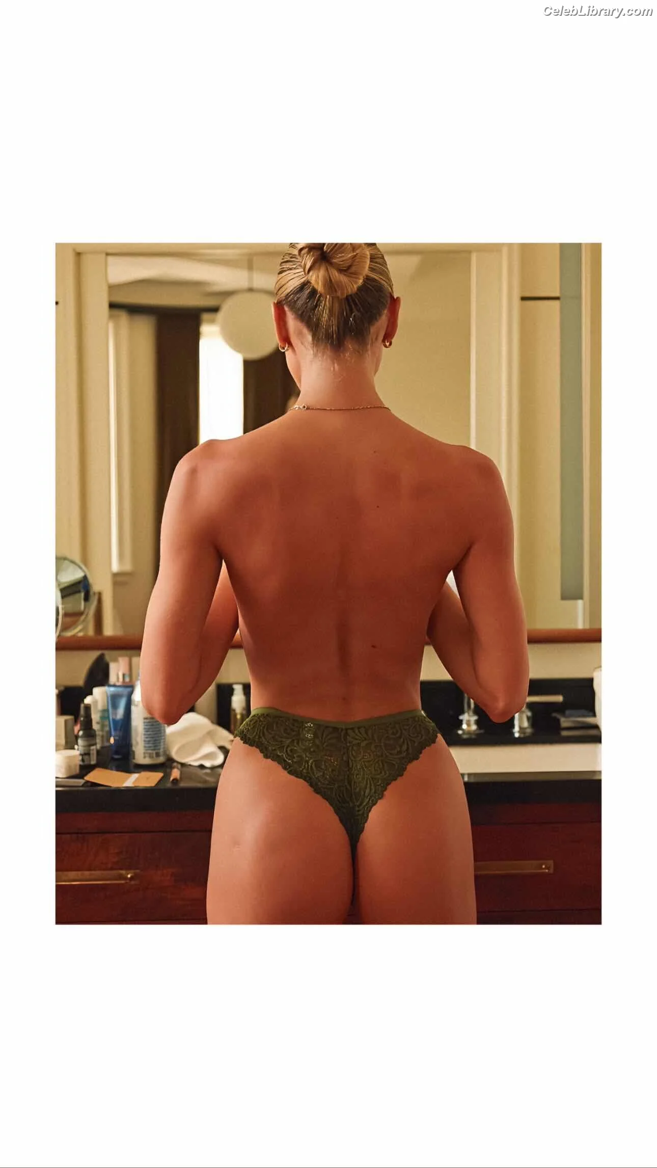 Candice Swanepoel photo 8 of 1943