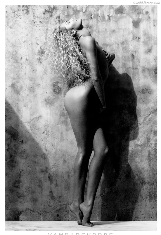 Candice Swanepoel photo 2 of 1944