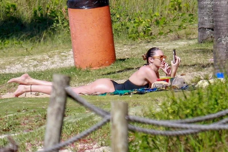 Candice Swanepoel photo 2 of 1944