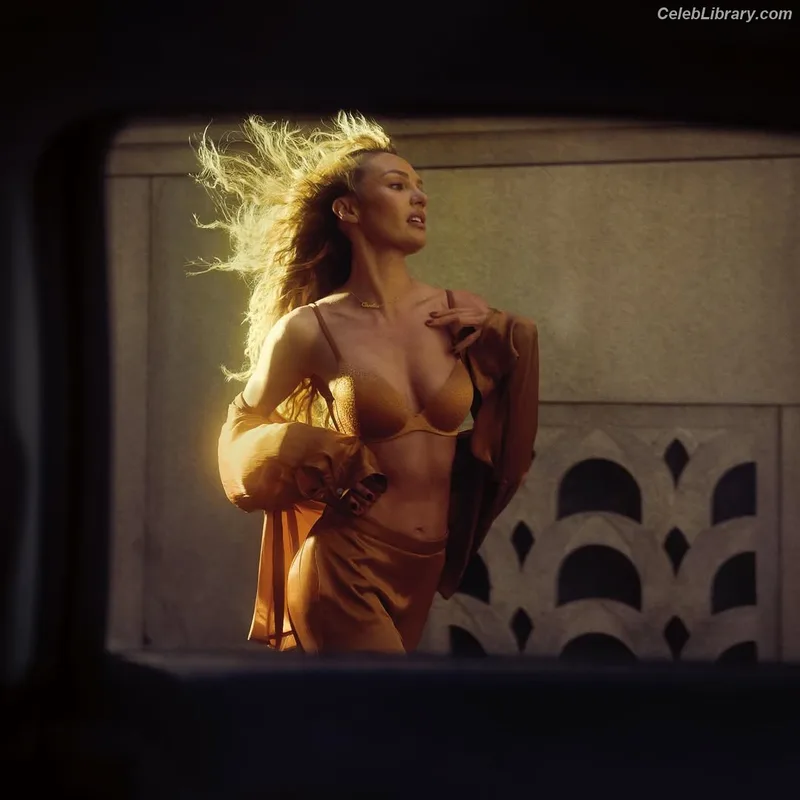 Candice Swanepoel photo 22 of 1944