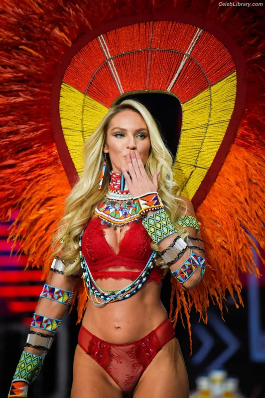 Candice Swanepoel photo 7 of 1944
