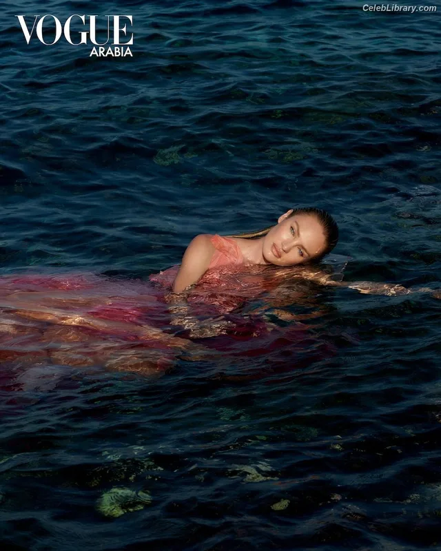 Candice Swanepoel photo 6 of 1944