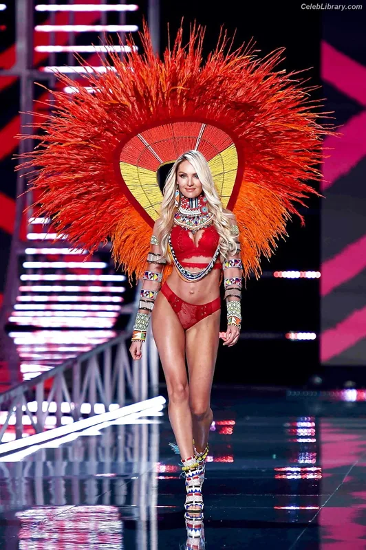 Candice Swanepoel photo 12 of 1944