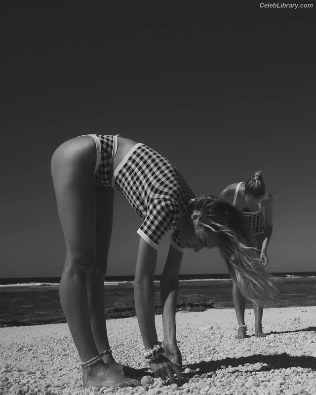 Candice Swanepoel photo 16 of 1944