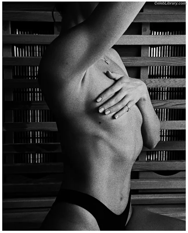 Candice Swanepoel photo 18 of 1944