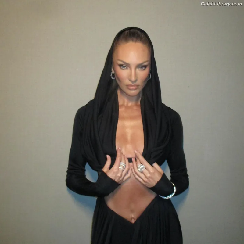 Candice Swanepoel photo 16 of 1944