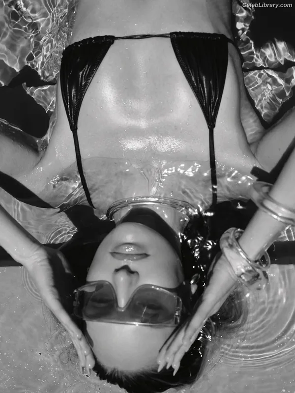 Candice Swanepoel photo 13 of 1944