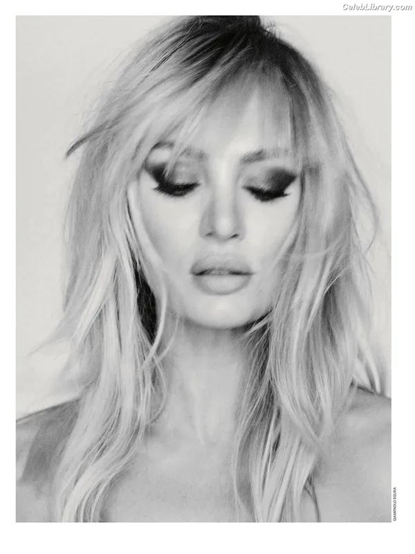 Candice Swanepoel photo 15 of 1944
