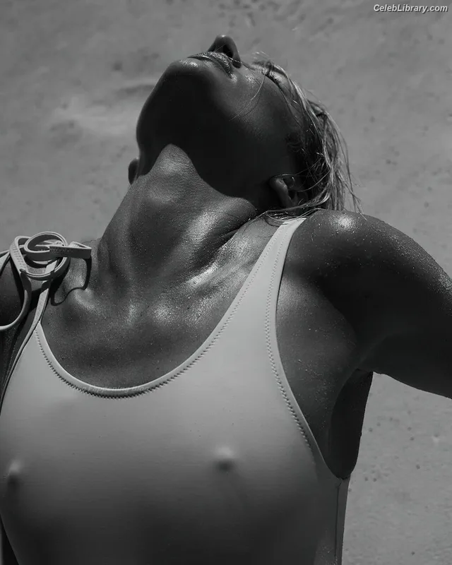 Candice Swanepoel photo 18 of 1944