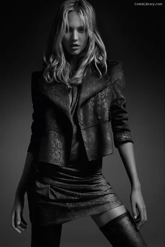 Candice Swanepoel photo 20 of 1944