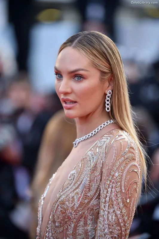 Candice Swanepoel photo 16 of 1944