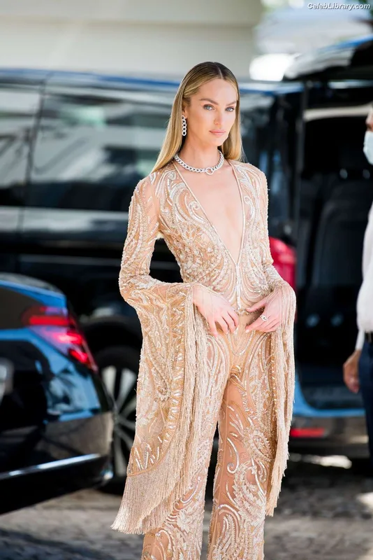 Candice Swanepoel photo 4 of 1944