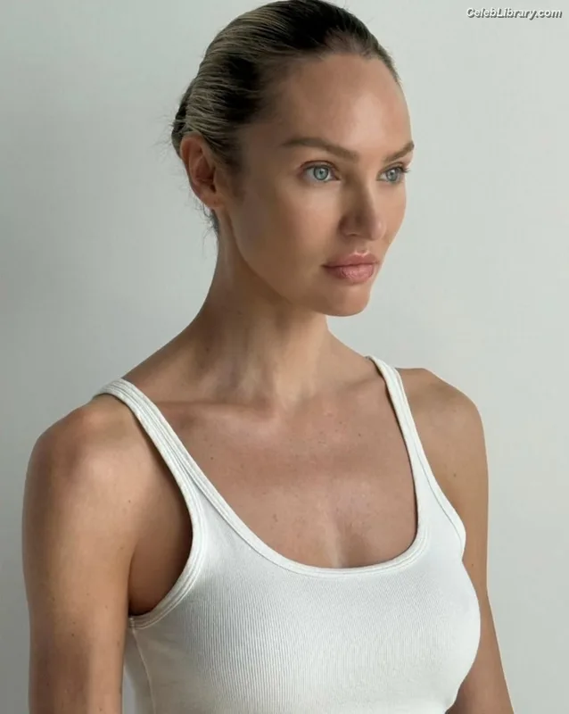 Candice Swanepoel photo 19 of 1944