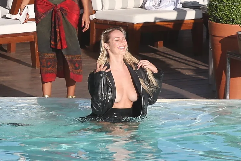 Candice Swanepoel photo 12 of 1944