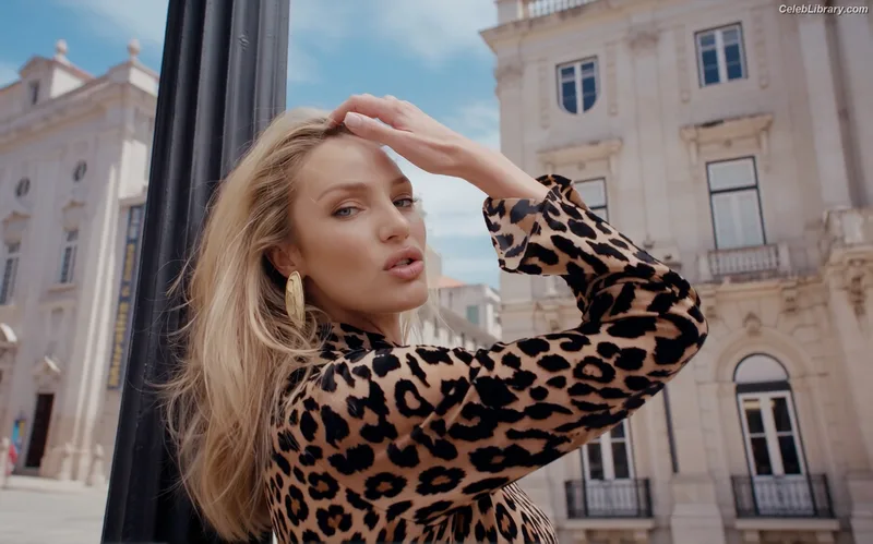 Candice Swanepoel photo 15 of 1944
