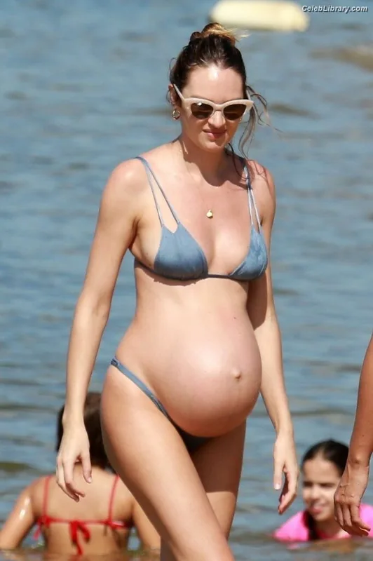 Candice Swanepoel photo 10 of 1944
