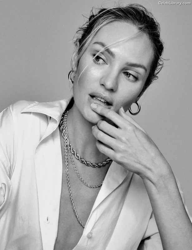 Candice Swanepoel photo 21 of 1944