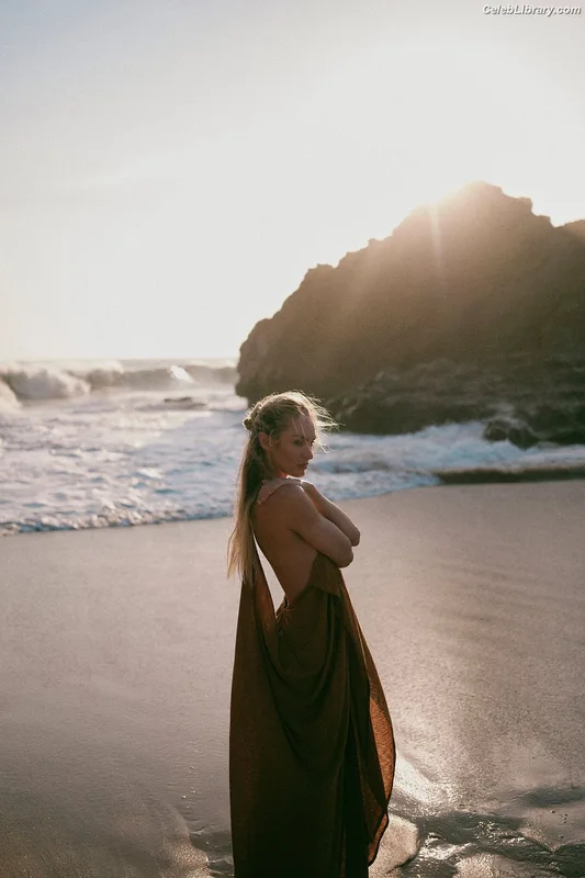 Candice Swanepoel photo 15 of 1944