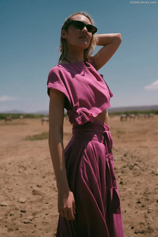 Candice Swanepoel photo 17 of 1944