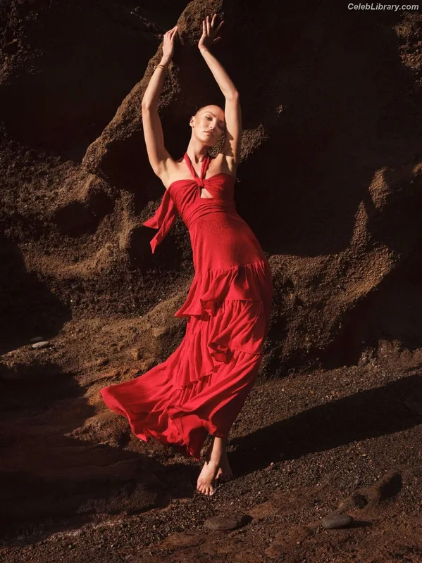 Candice Swanepoel photo 10 of 1944