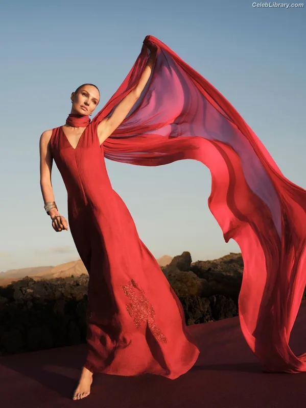 Candice Swanepoel photo 16 of 1944