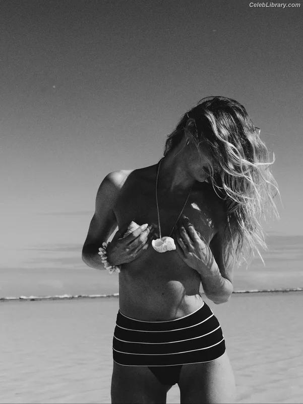 Candice Swanepoel photo 15 of 1944