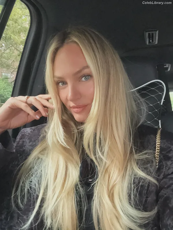 Candice Swanepoel photo 21 of 1944