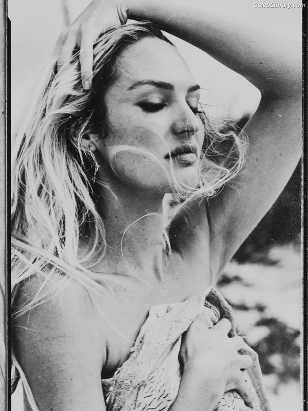 Candice Swanepoel photo 10 of 1944
