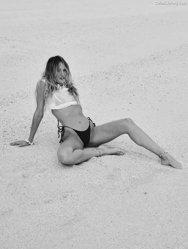 Candice Swanepoel photo 15 of 1944