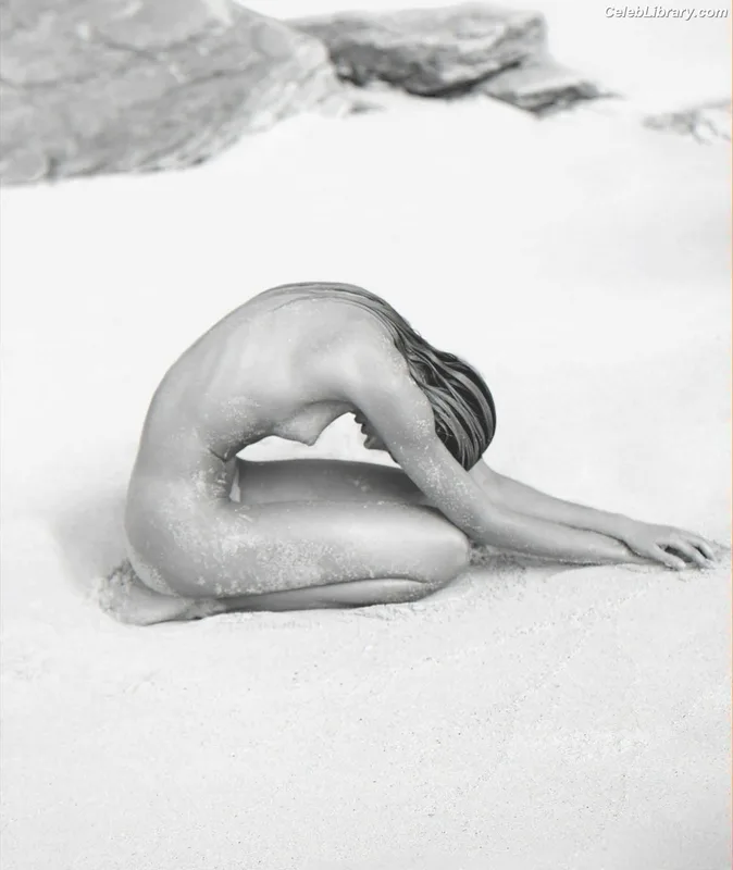 Candice Swanepoel photo 15 of 1944